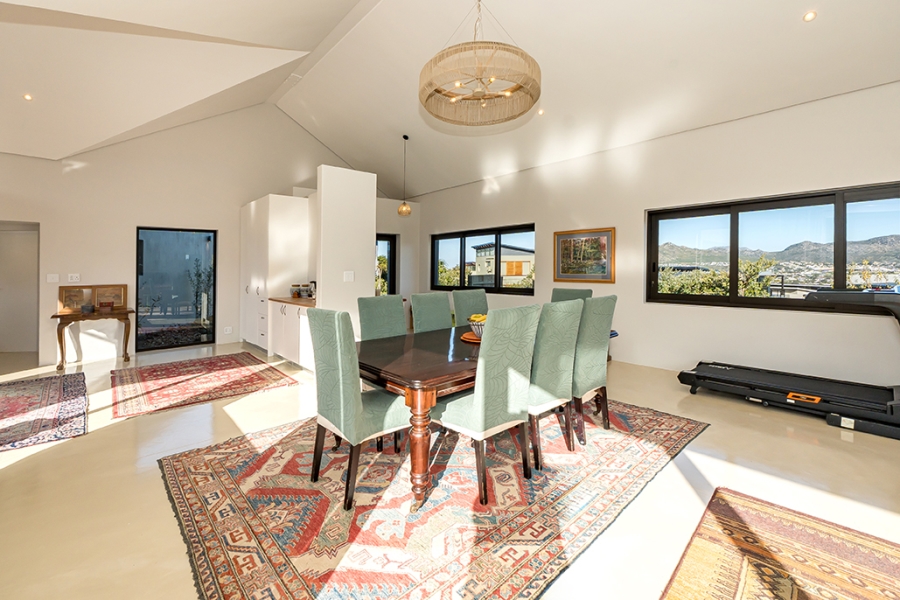 5 Bedroom Property for Sale in Chapman